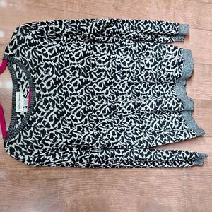 CATHY DANIELS BLACK AND WHITE SWEATER SIZE XL